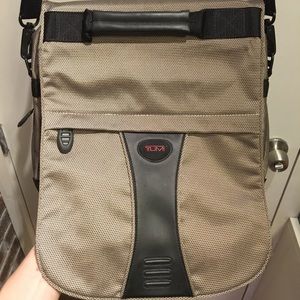 Tumi T2 crossbody computer bag briefcase